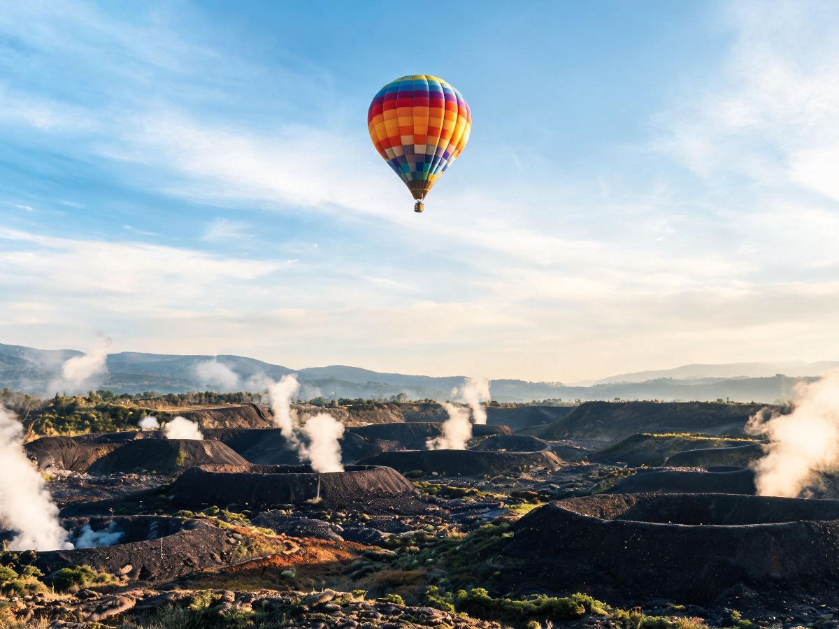 Tengchong Volcano Hot-Air Balloon Ride