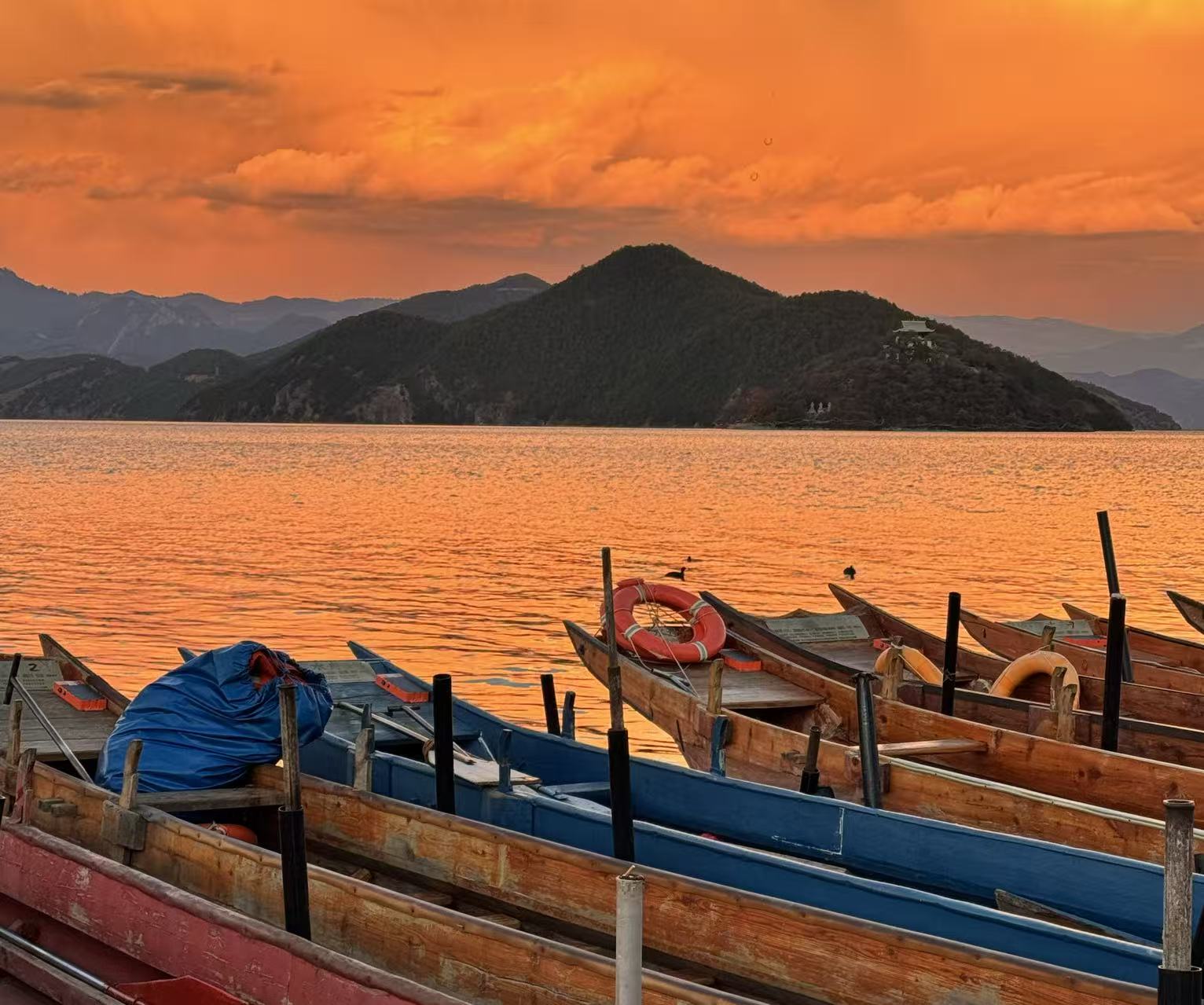 Lugu Lake Canoe Ride