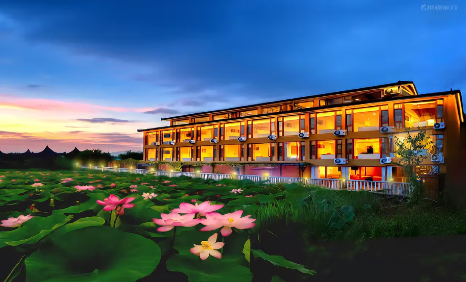 Yabei Jingshe Lakeview Hotel